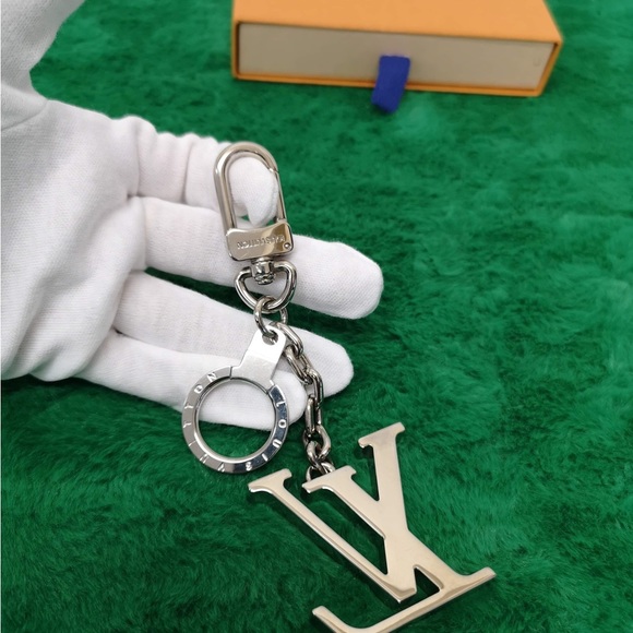 LV purse charm or key holder - Picture 4 of 5